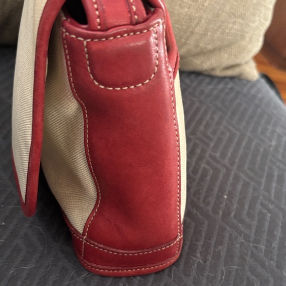 Coach Red Leather and Cream Linen or Canvas Shoulder Bag - Picture 3 of 9